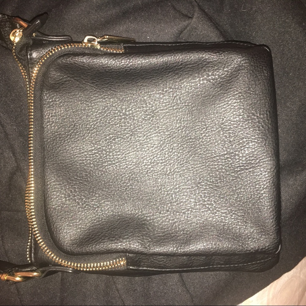 STEVE MADDEN CROSSBODY